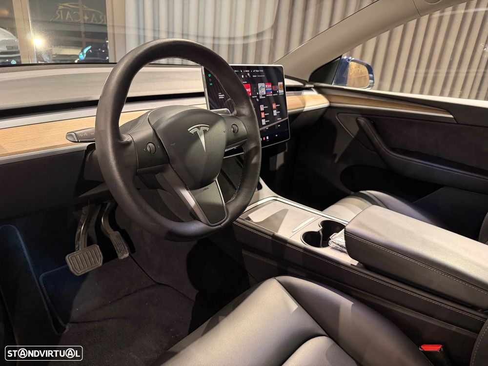 Tesla Model Y Long-Range RWD - 14