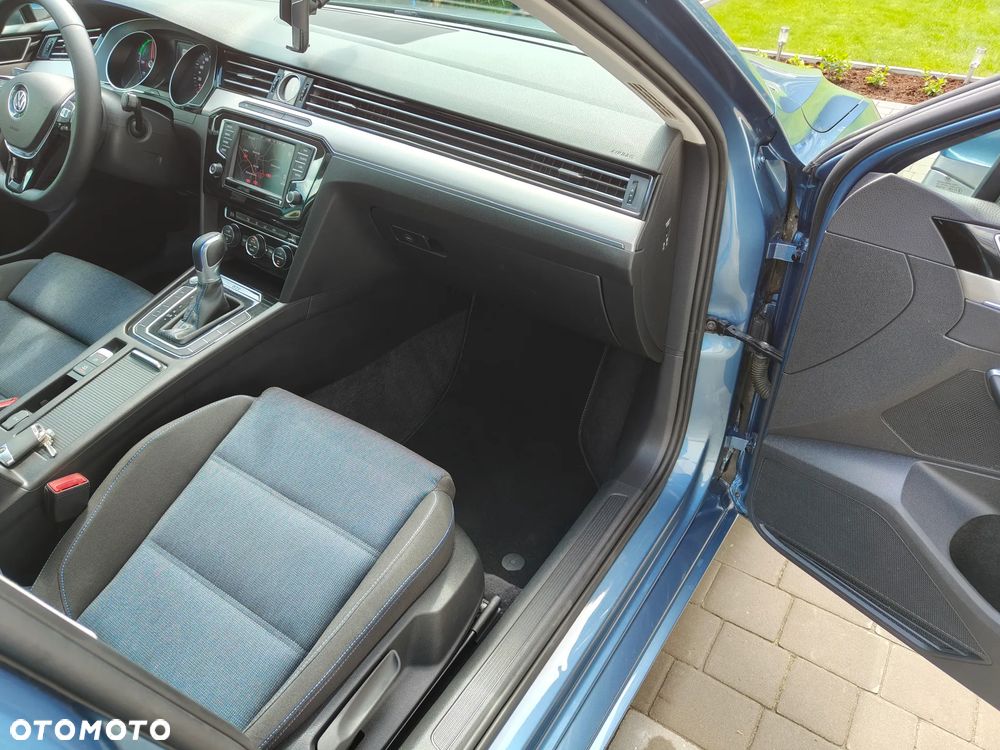 Volkswagen Passat - 35