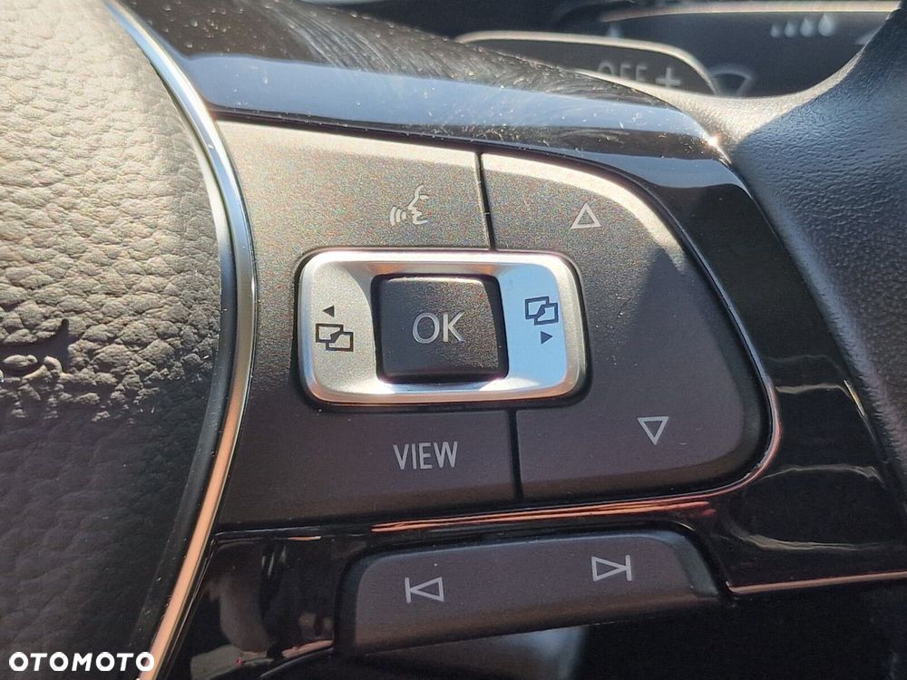 Volkswagen Touran 2.0 TDI BMT Highline DSG - 29