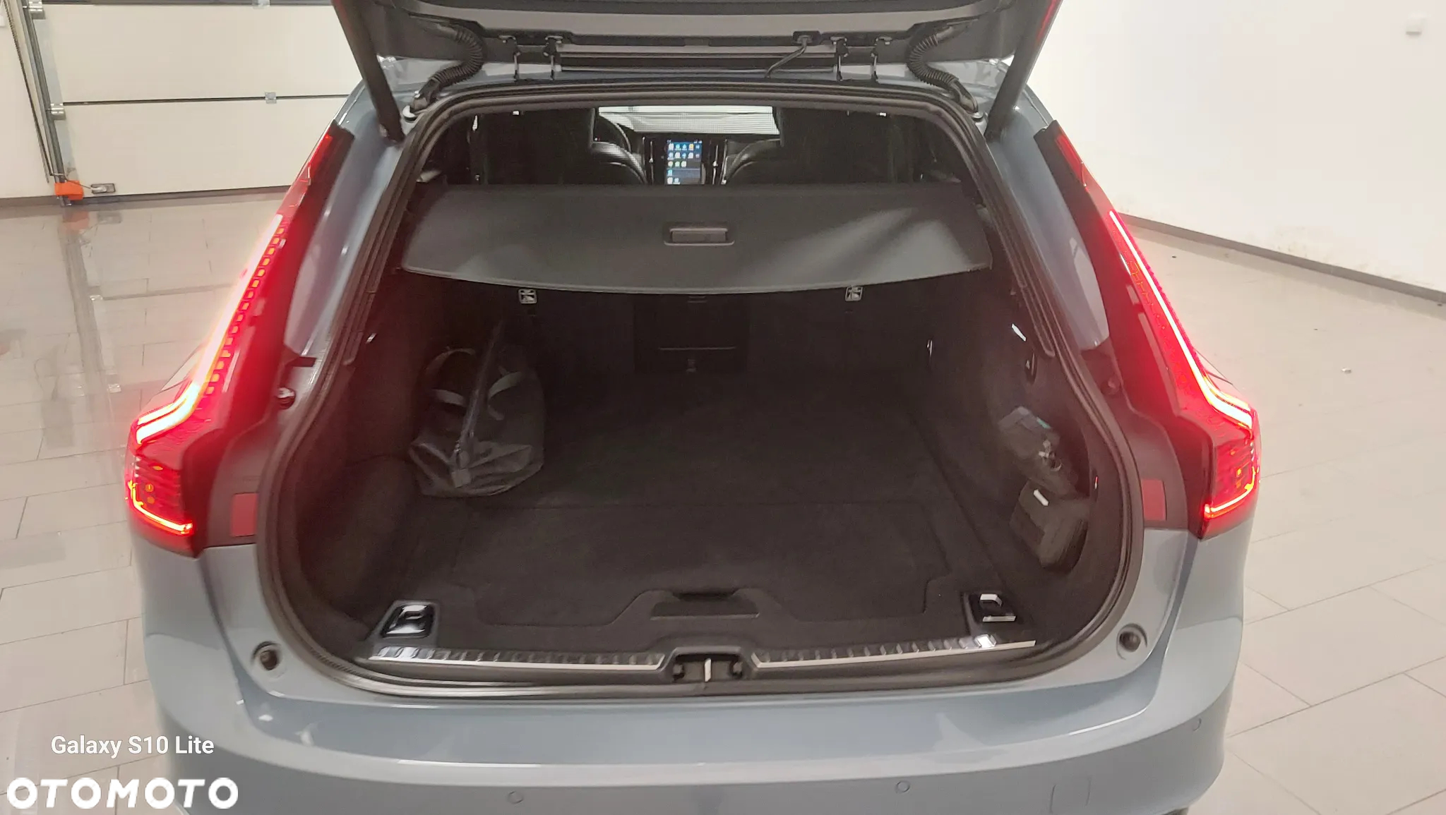 Volvo V90 T8 Twin Engine AWD R Design - 10
