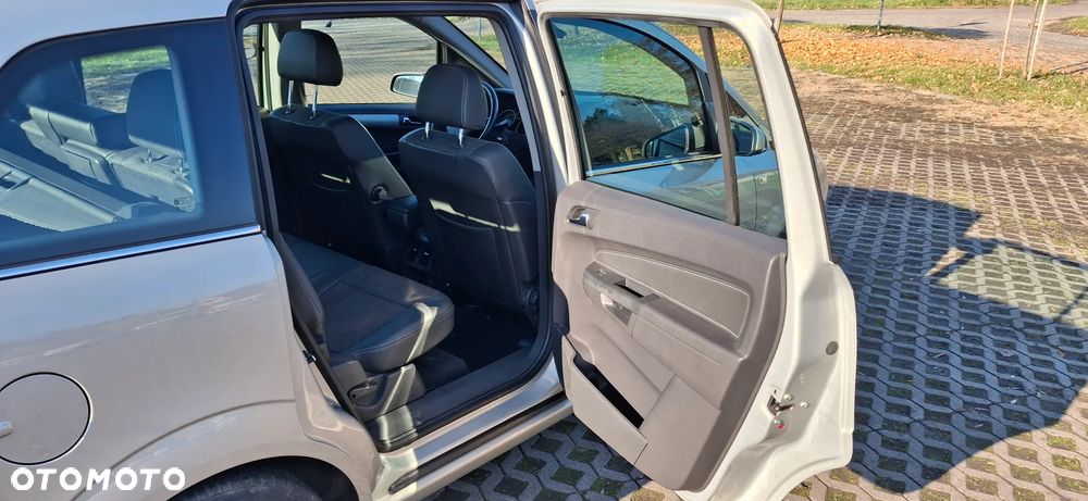 Opel Zafira 1.8 Cosmo - 12