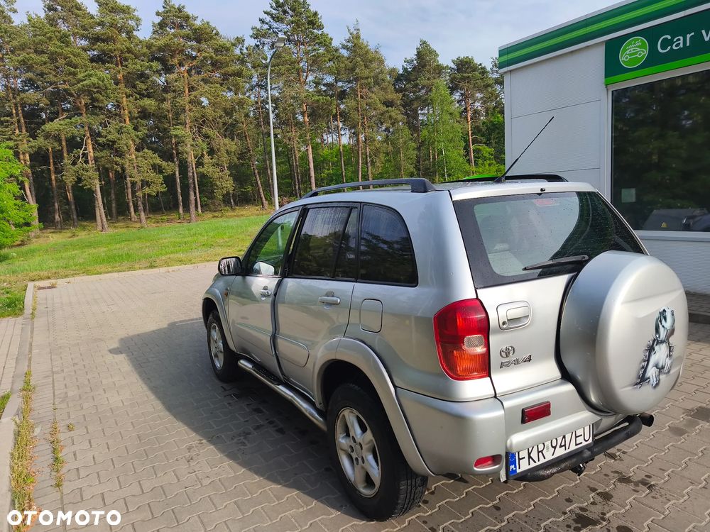 Toyota RAV4 2.0 D-4D 4x4 - 5