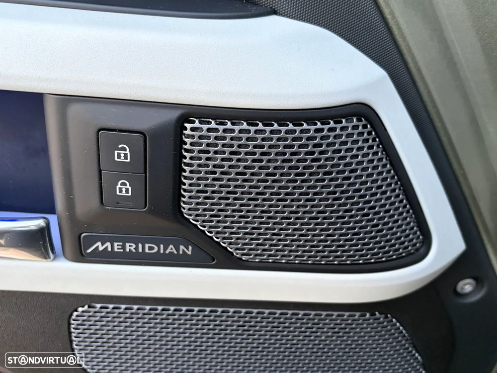 Land Rover Defender - 13