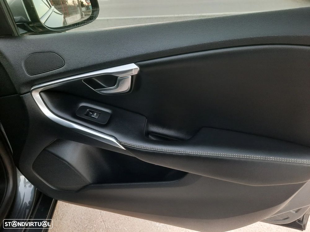 Volvo V40 1.6 D2 R-Design - 39