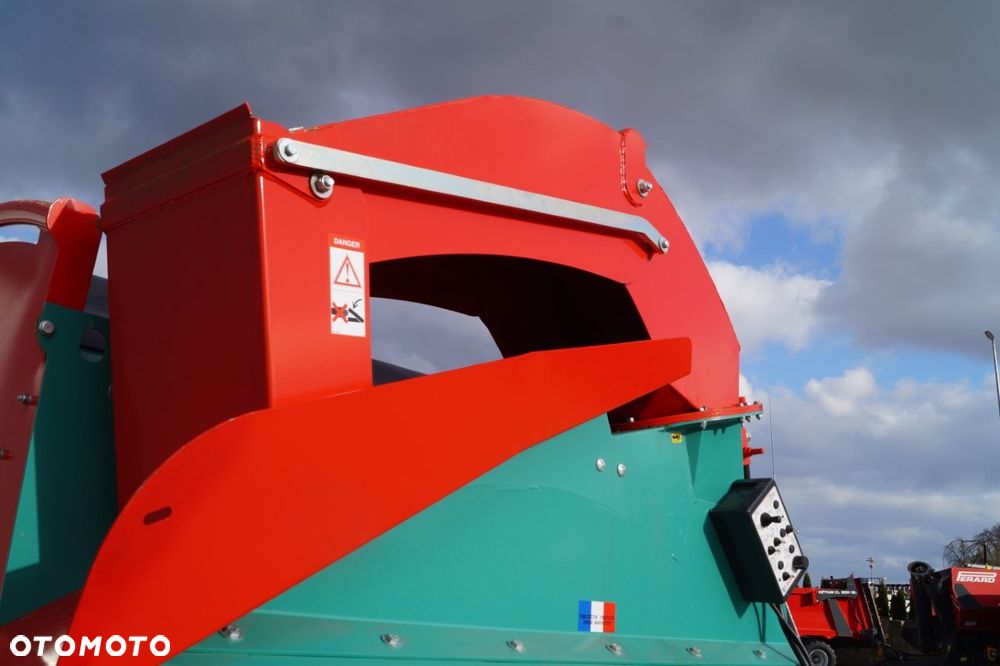 Inny Ścielarka – Paszowóz półzawieszany JEULIN Helios 3m3 - 12