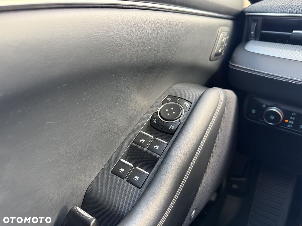 Ford Mustang Mach-E 73 kWh AWD Premium - 18