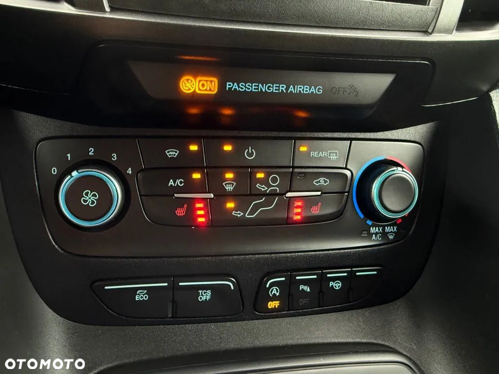 Ford Tourneo Connect Grand - 25
