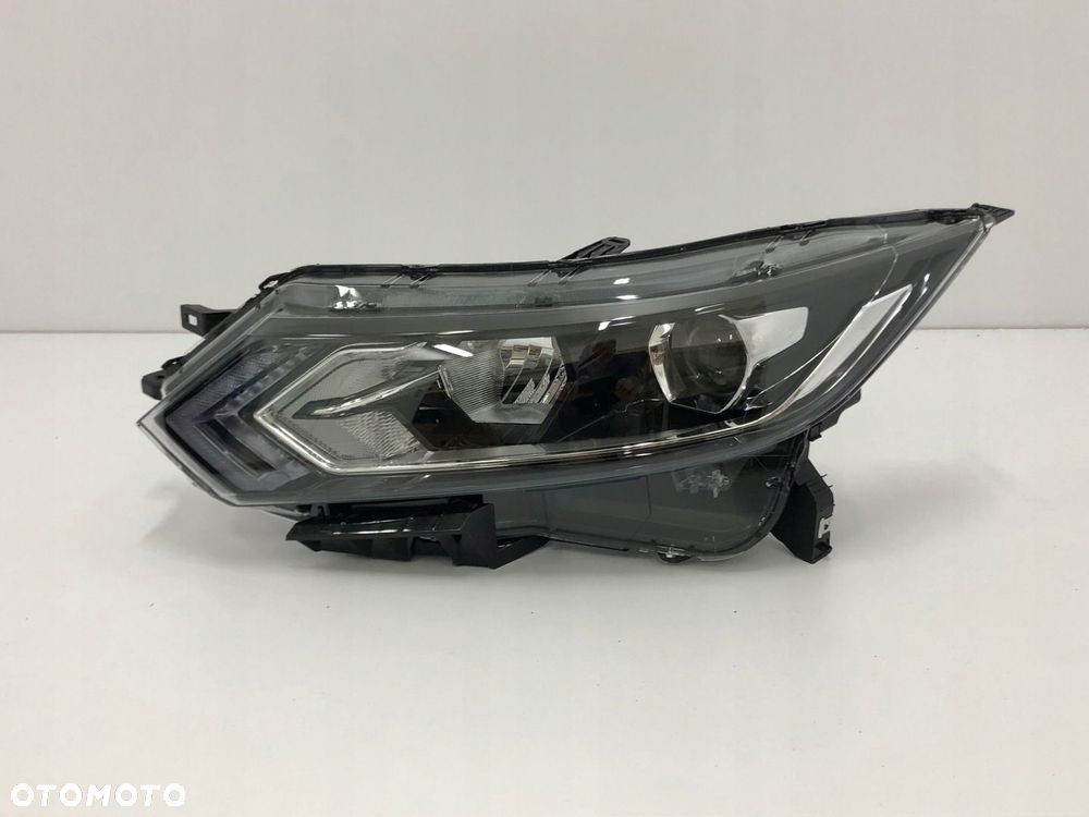 NISSAN QASHQAI J11 II 17- LIFT LEWY REFLEKTOR LED - 1