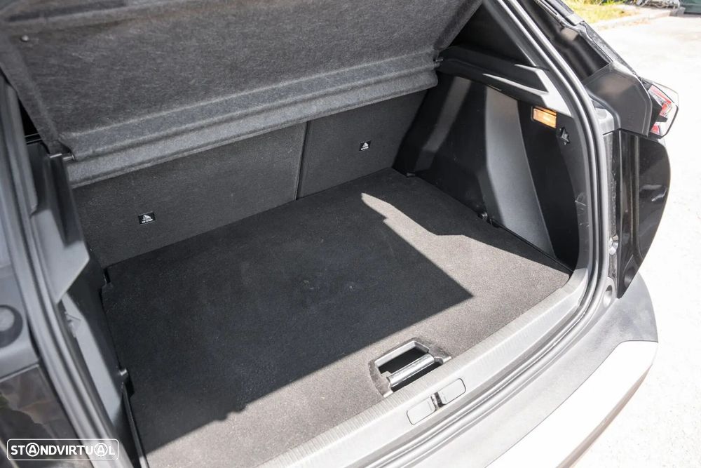 Peugeot 2008 1.5 BlueHDi Allure Pack - 21
