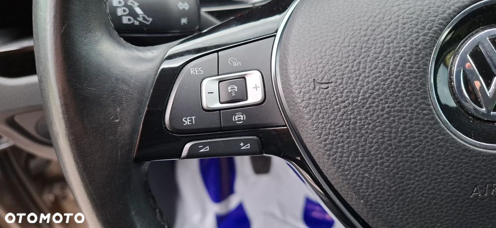 Volkswagen Touran 1.5 TSI EVO Highline - 25