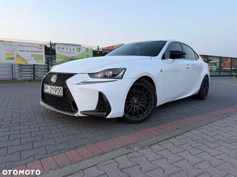 Lexus IS 200t / 300 F Sport - 1