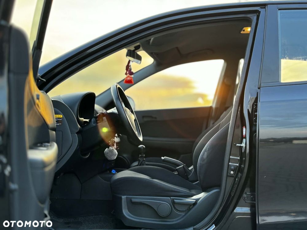 Hyundai i30 1.4 Base + - 18