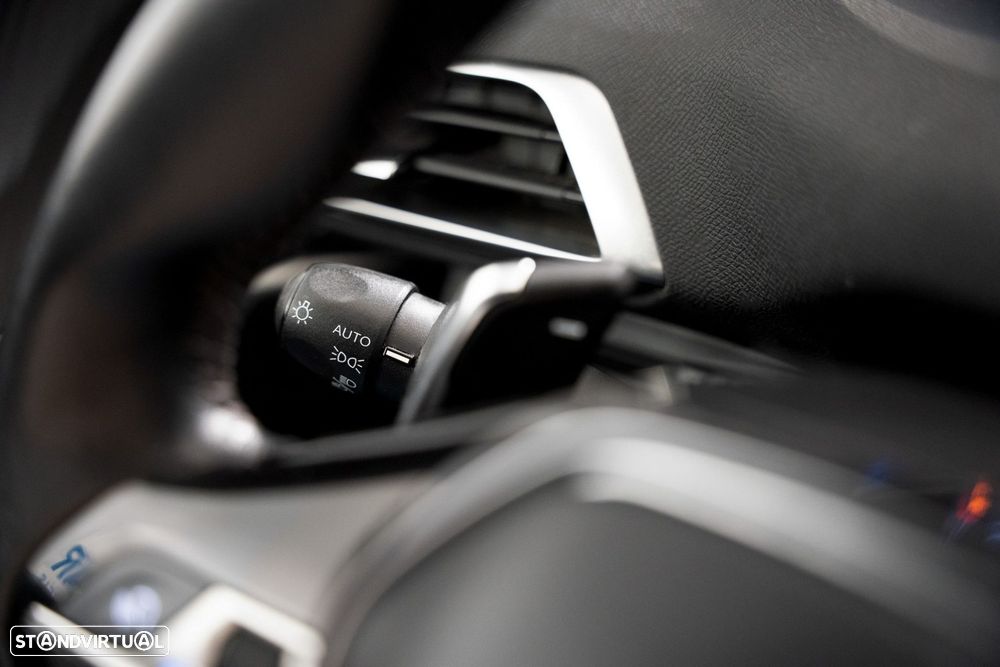 Peugeot 3008 1.2 PureTech Allure EAT8 - 14