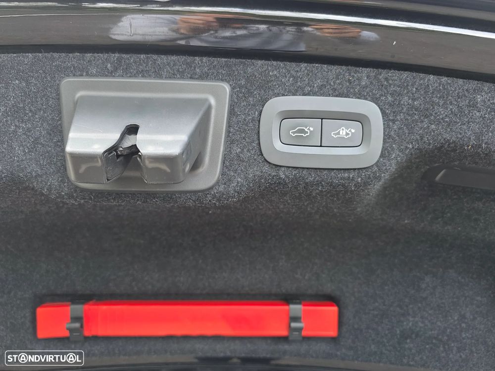 Volvo S90 2.0 D5 Inscription AWD Geartronic - 22