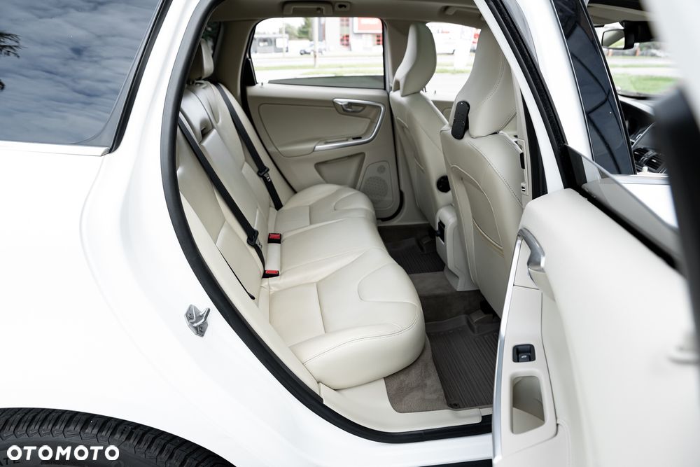 Volvo XC 60 D4 Geartronic Summum - 22