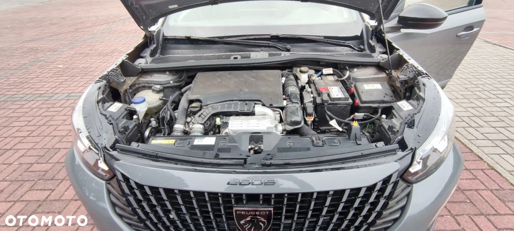 Peugeot 2008 PureTech 130 Allure S&S EAT8 - 24