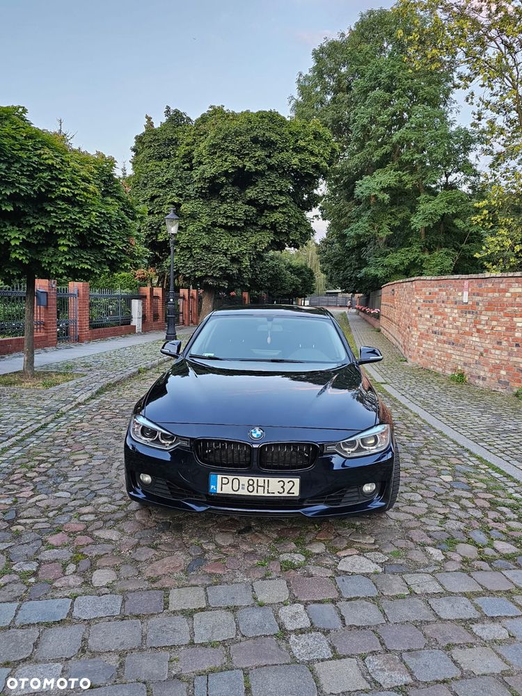 BMW Seria 3 328i - 12
