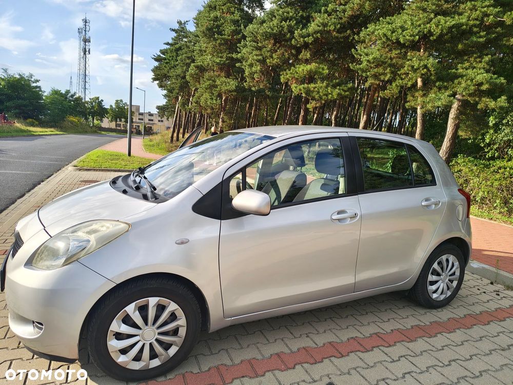 Toyota Yaris - 4