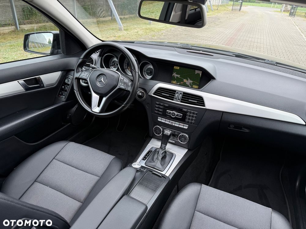 Mercedes-Benz Klasa C 220 CDI BlueEff 4-Matic Avantgarde - 14