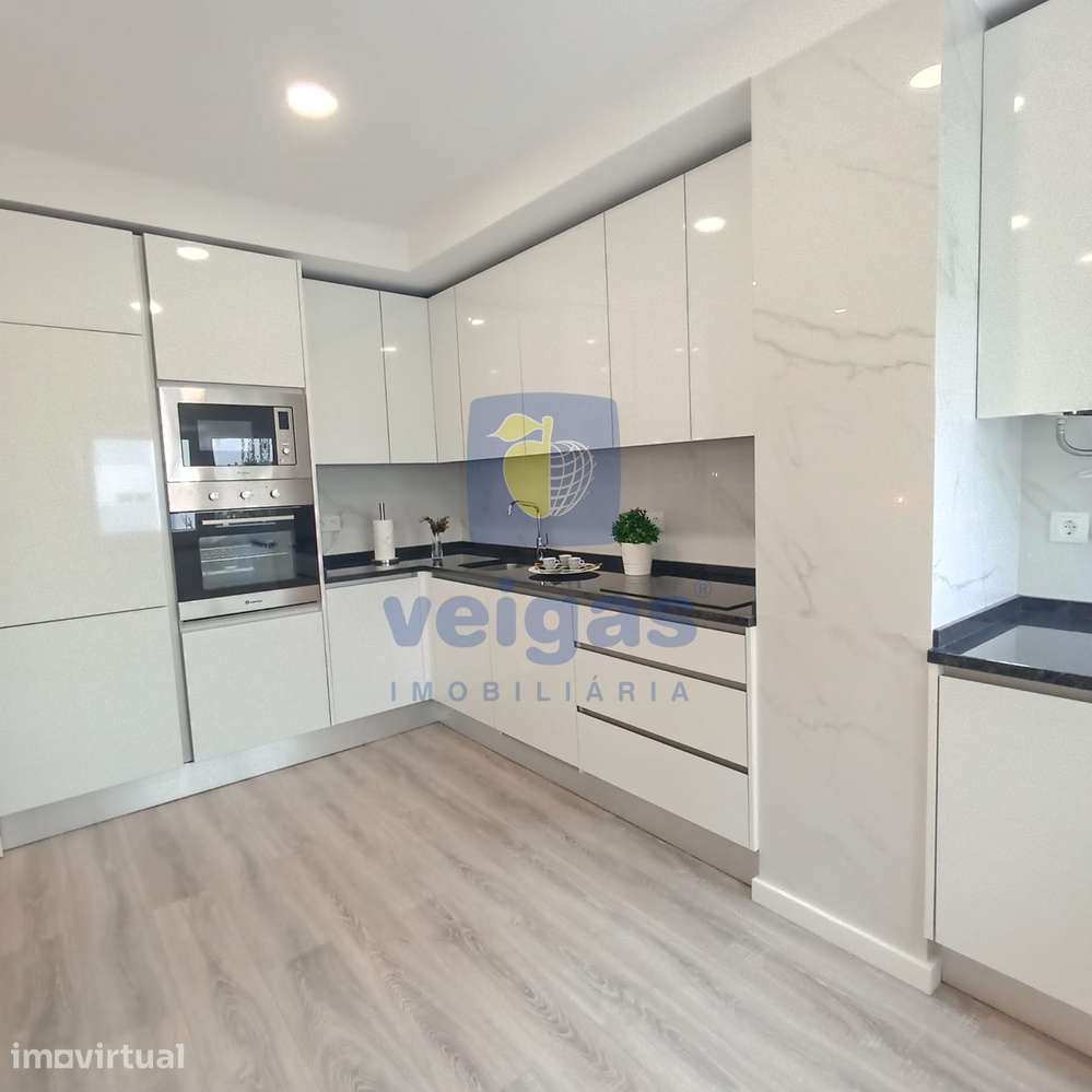 Apartamento renovado com 3 quartos em Benfica Lisboa - Grande imagem: 3/10
