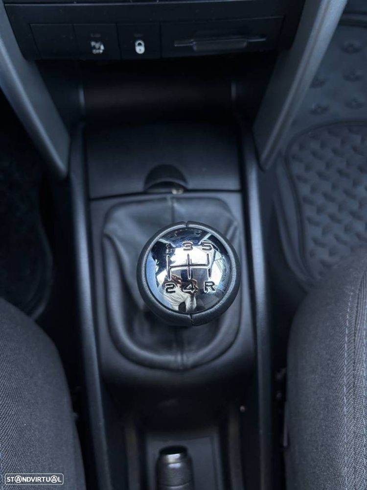 Peugeot 207 - 23