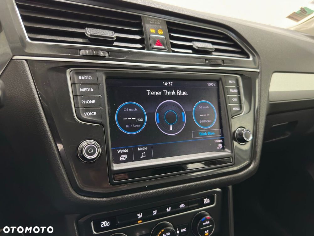 Volkswagen Tiguan - 23