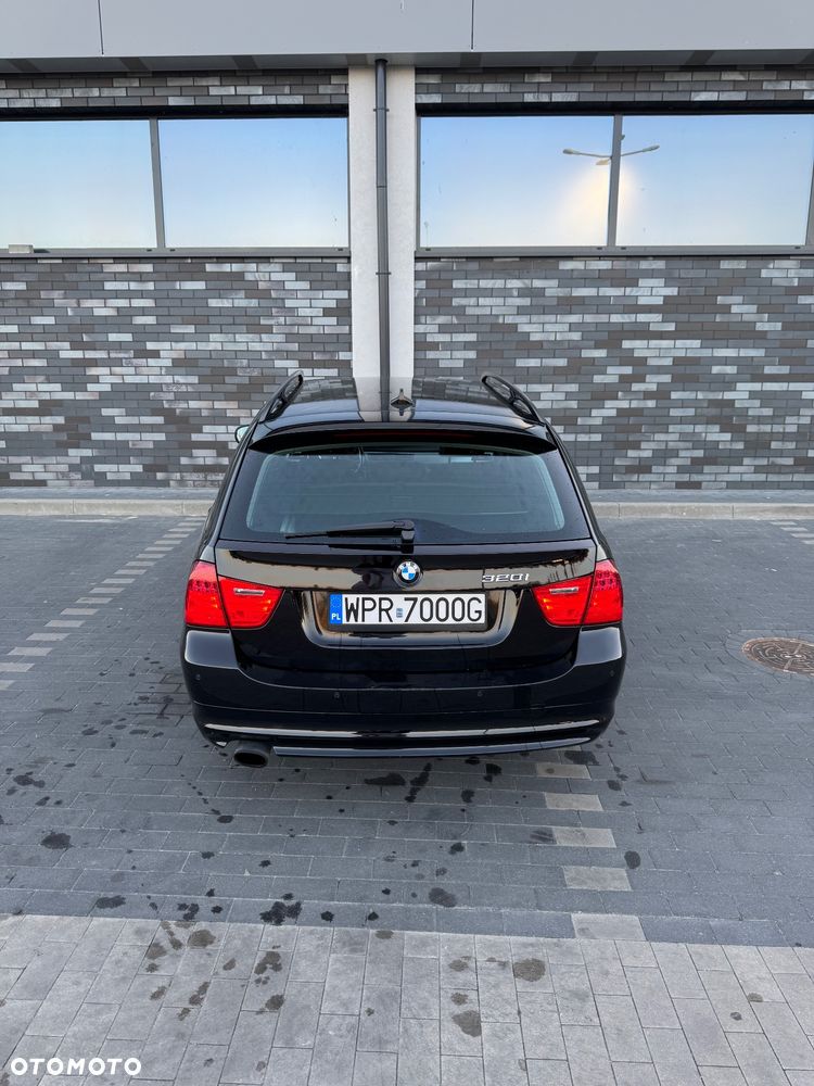 BMW Seria 3 320i - 10