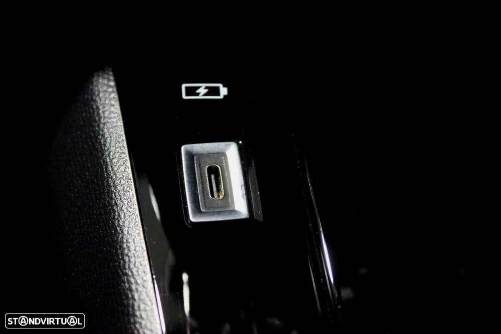 Peugeot 2008 1.5 BlueHDi Allure EAT8 - 29