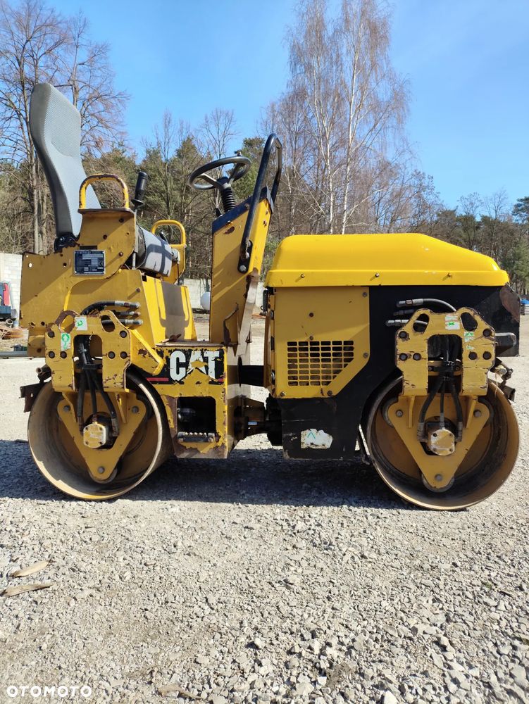 Caterpillar CB-114 - 1