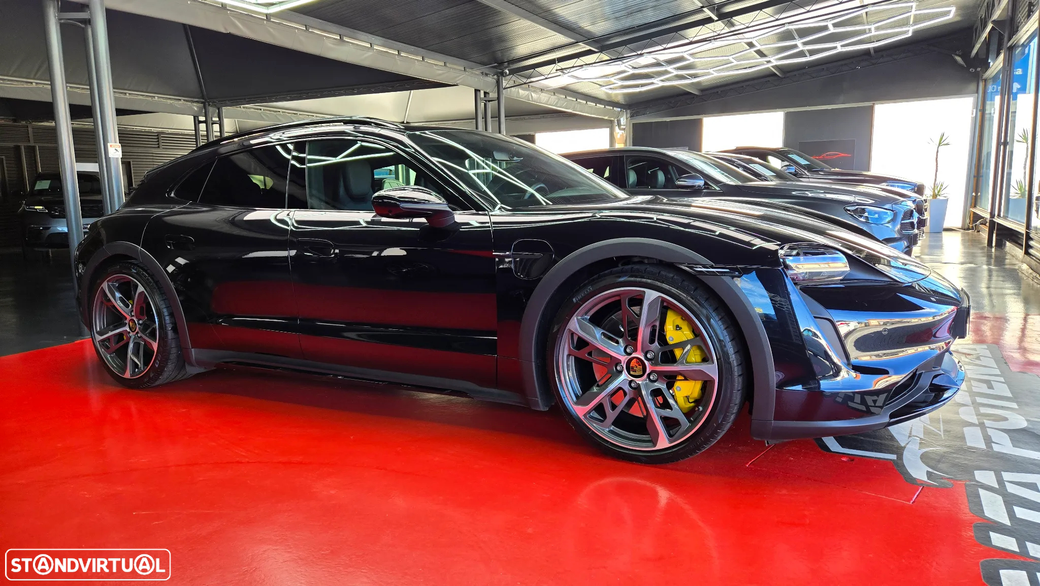 Porsche Taycan Cross Turismo Turbo - 11