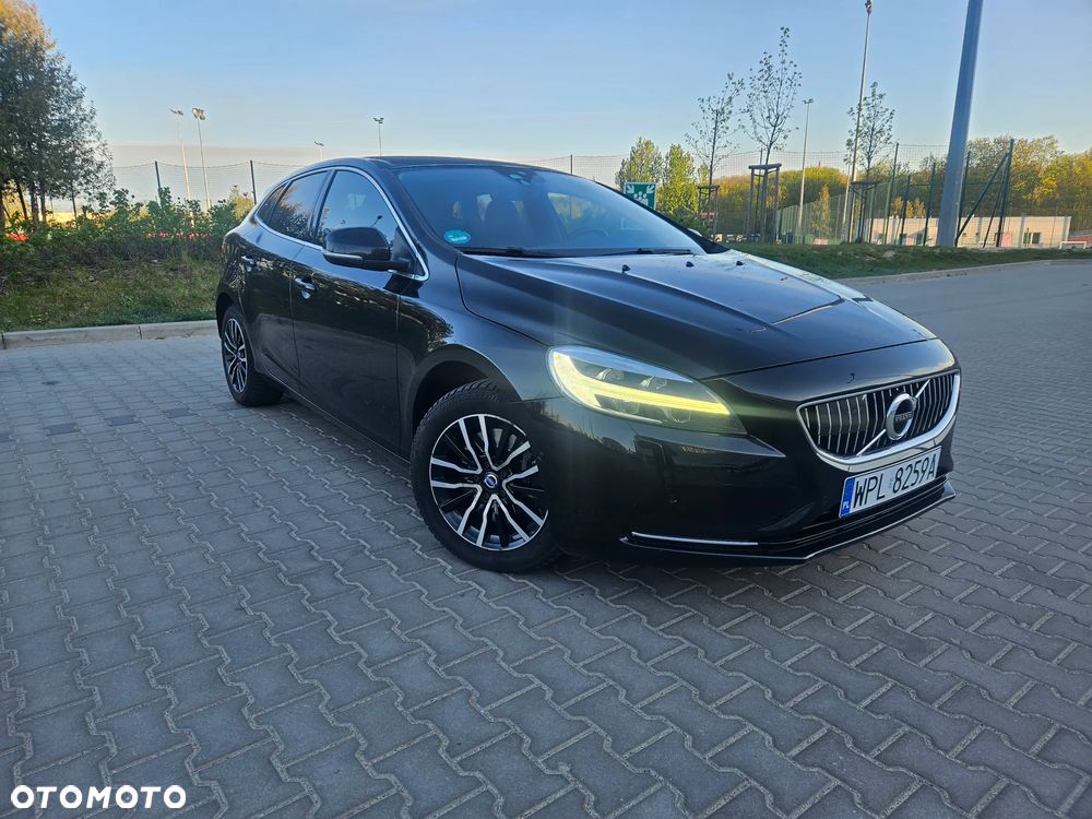Volvo V40 D3 Inscription - 1