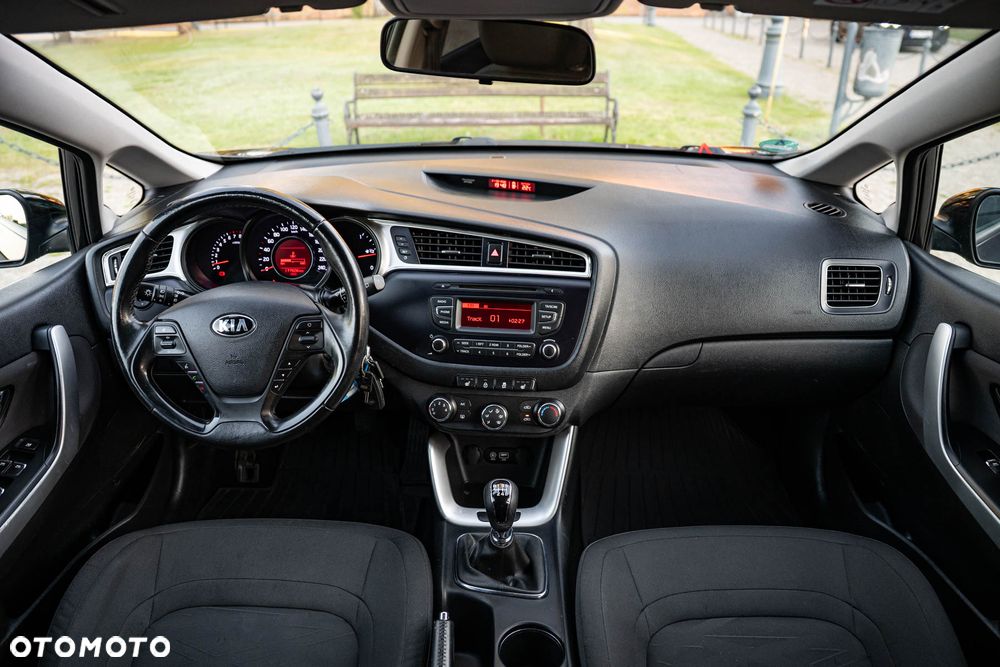 Kia Ceed 1.4 Attract - 24