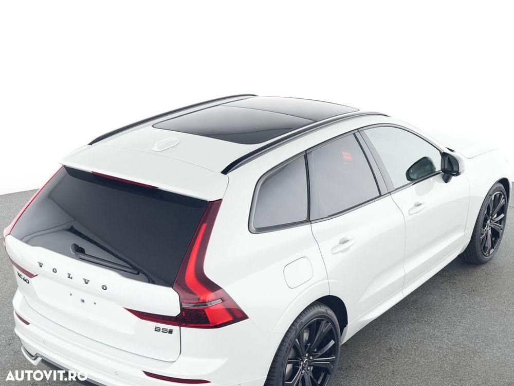 Volvo XC 60 B5 AT AWD MHEV Ultra Black Edition - 6