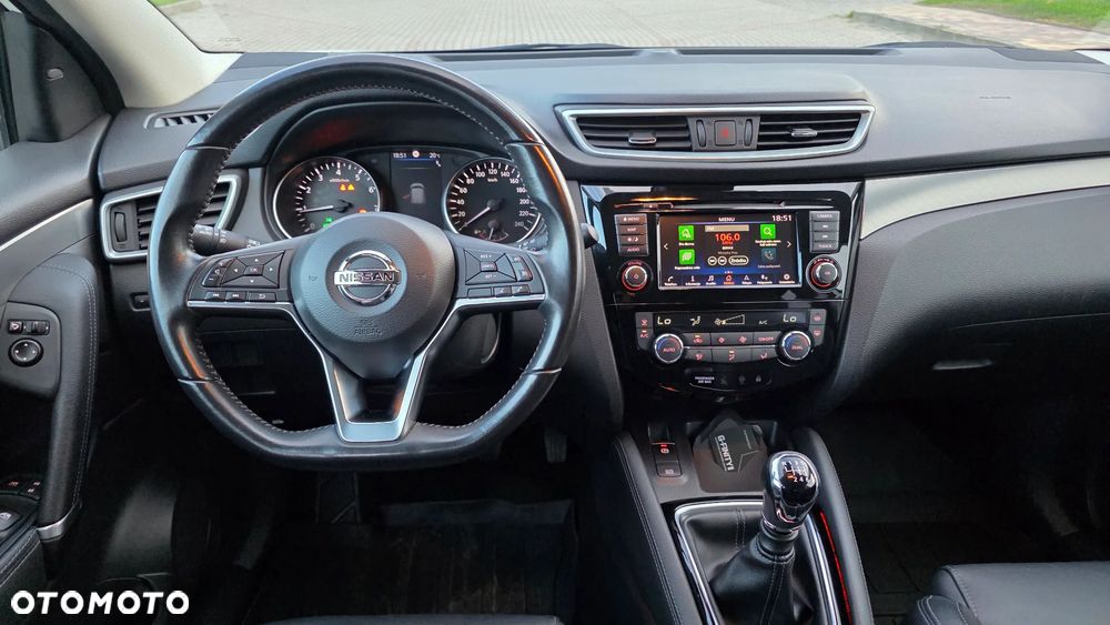 Nissan Qashqai 1.3 DIG-T N-WAY - 17
