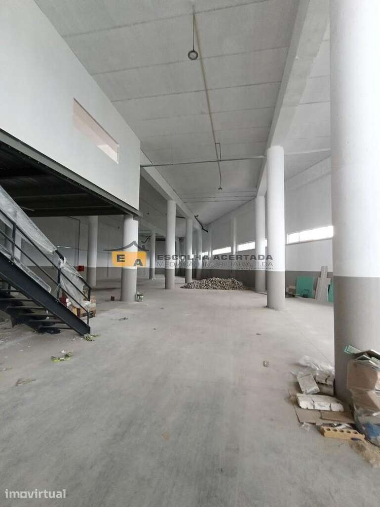 Armazém industrial S. Tirso - Grande imagem: 2/7