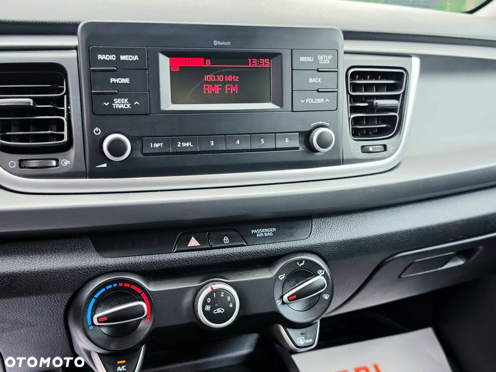 Kia Rio 1.2 Attract - 29