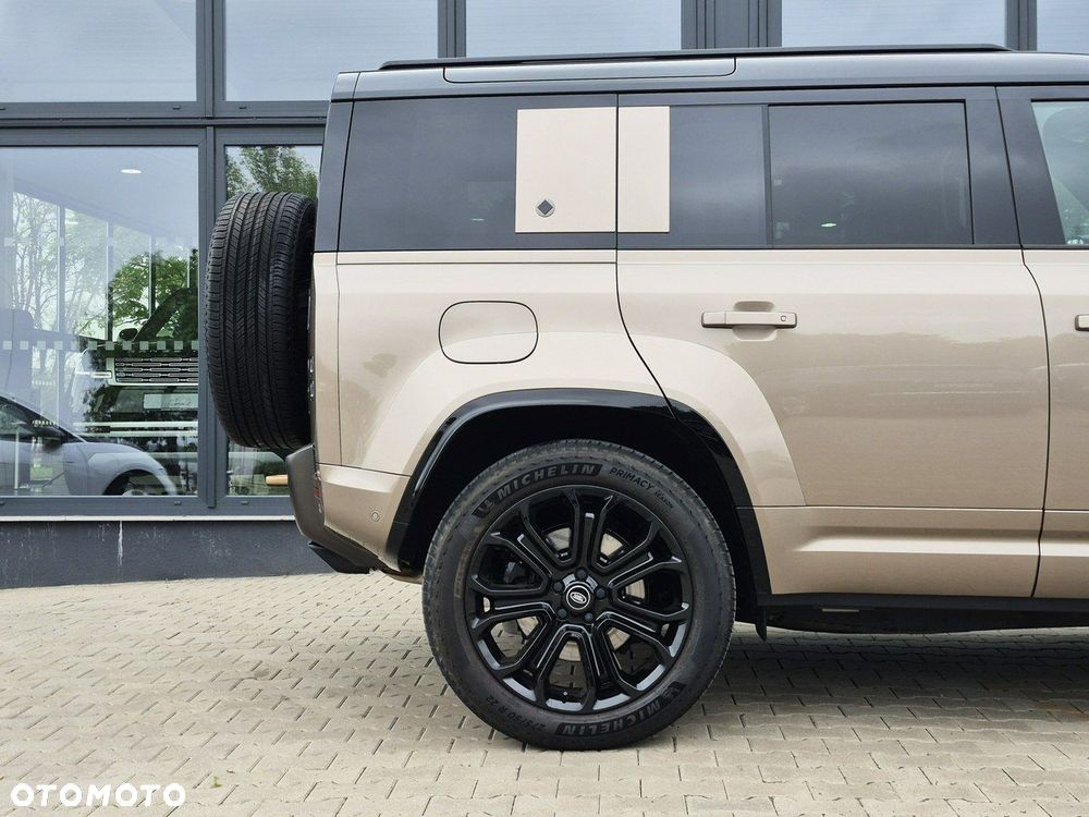 Land Rover Defender - 7