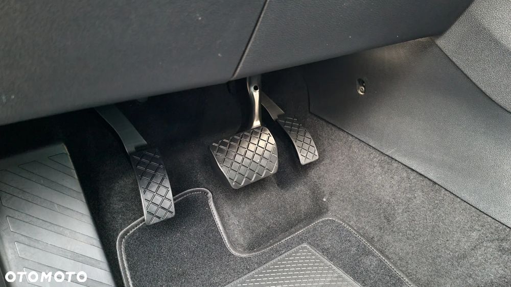 Skoda Karoq 1.5 TSI DSG Tour - 16