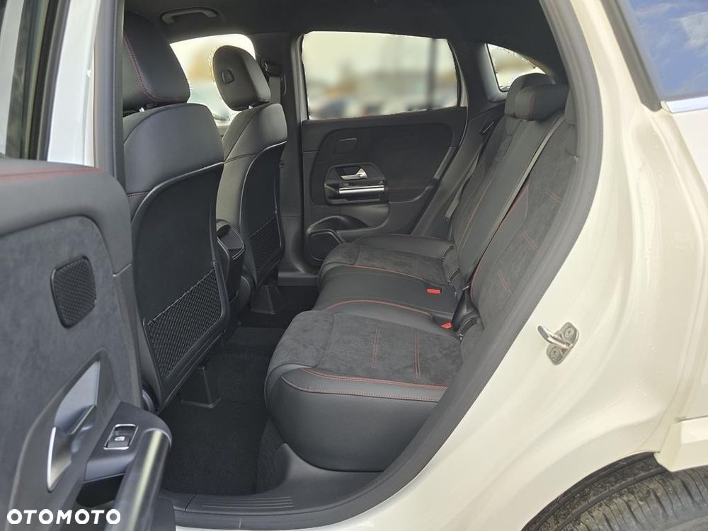 Mercedes-Benz GLA 200 mHEV AMG Line 7G-DCT - 10