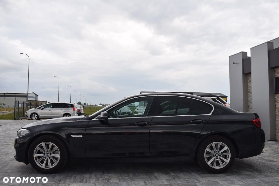 BMW Seria 5 525d Sport-Aut - 3
