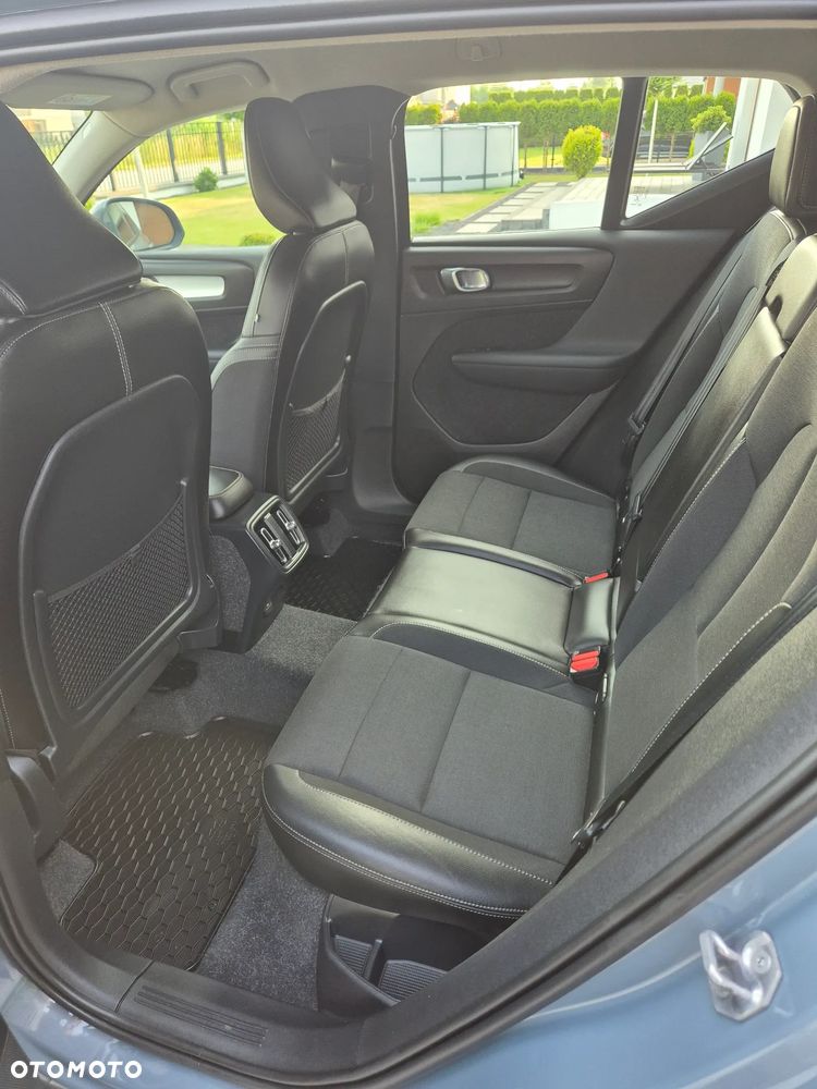 Volvo XC 40 D3 SCR AWD Momentum - 8