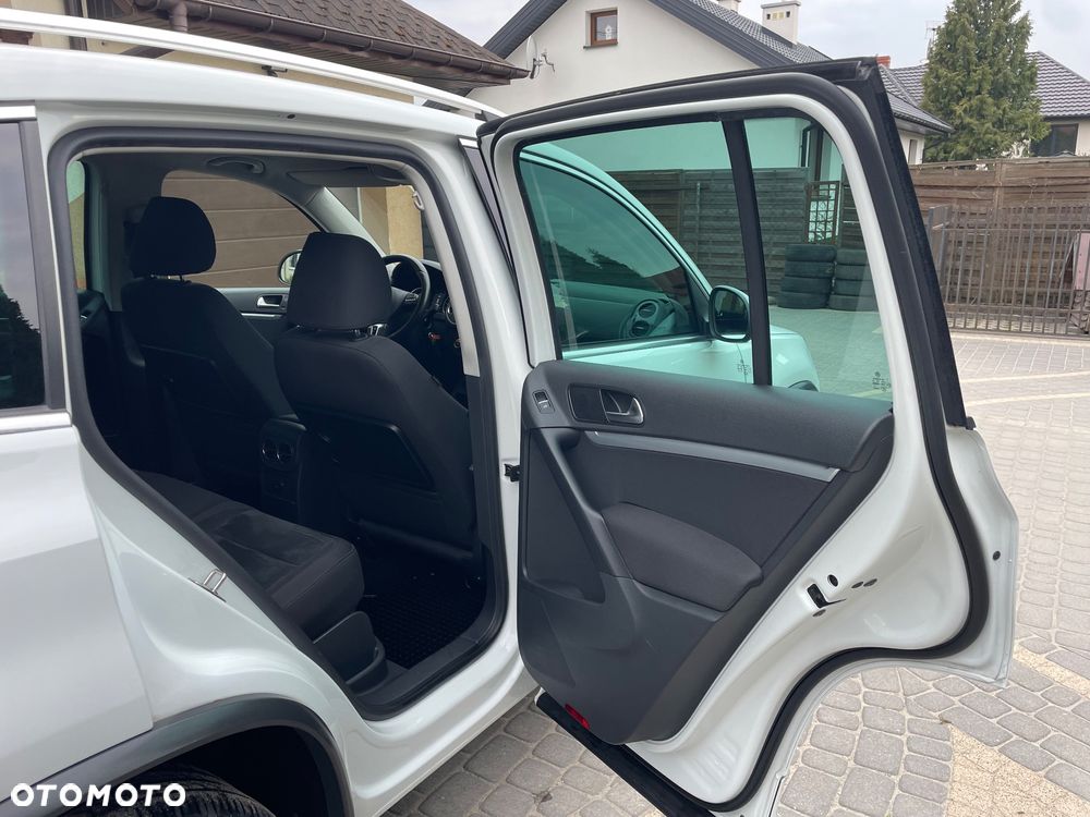 Volkswagen Tiguan 2.0 TDI 4Mot Perfectline R-Style - 31