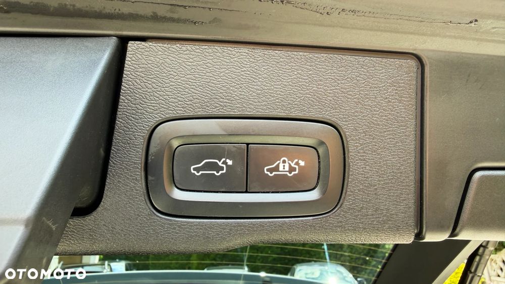 Volvo XC 60 B4 D Ultimate Dark - 33