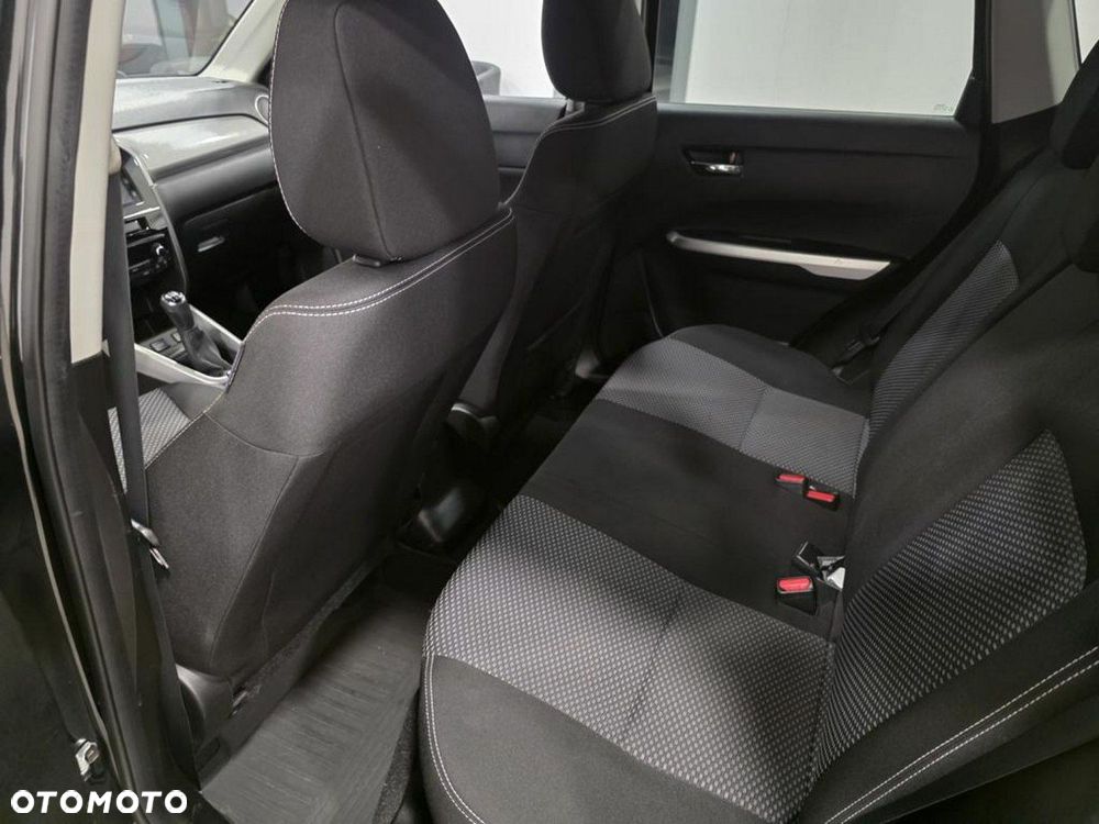 Suzuki Vitara 1.6 Comfort 2WD - 11
