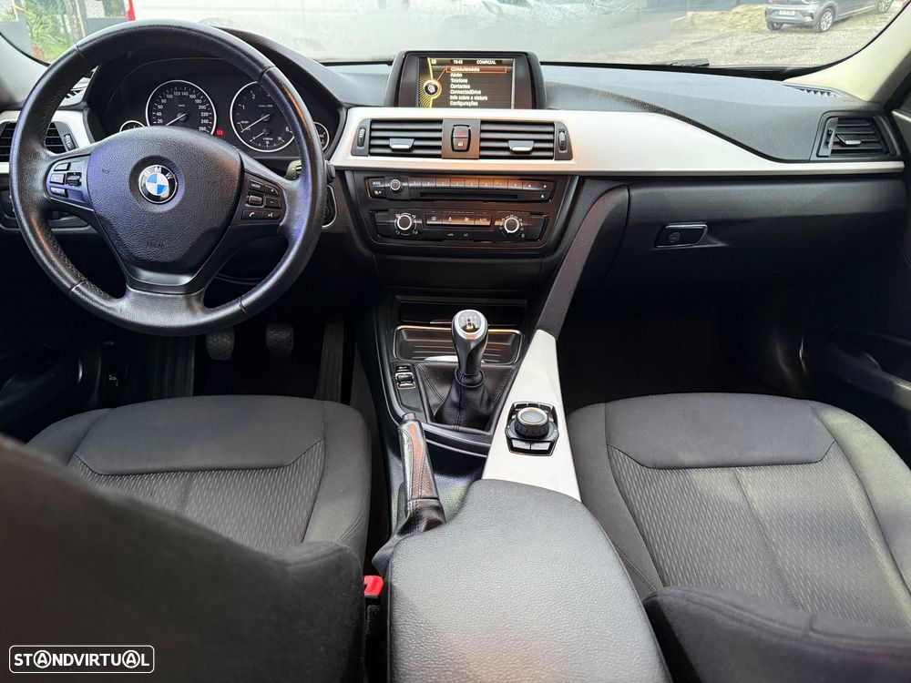 BMW 318 d Touring - 14