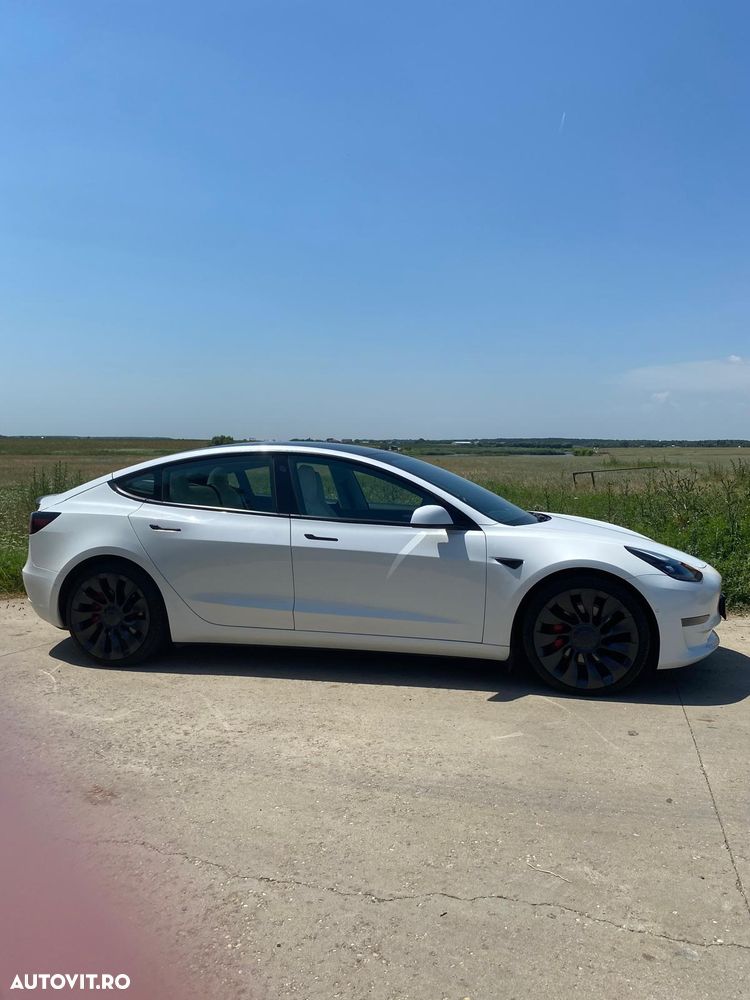 TESLA Model 3 2021 — imagine 3