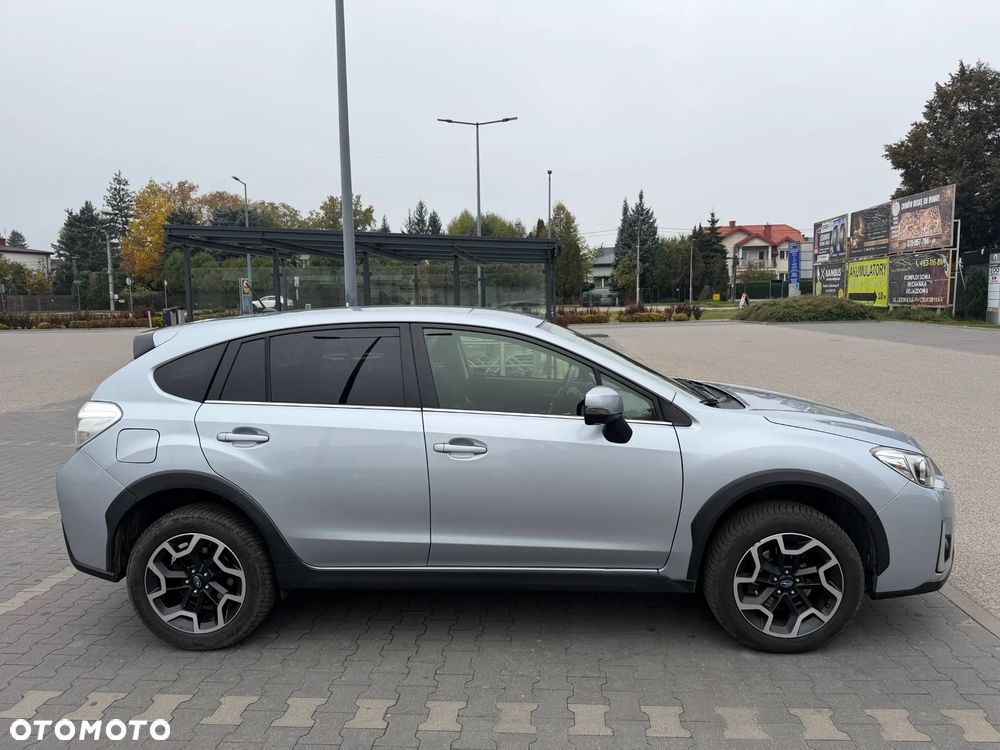 Subaru Xv 2016 photo 2