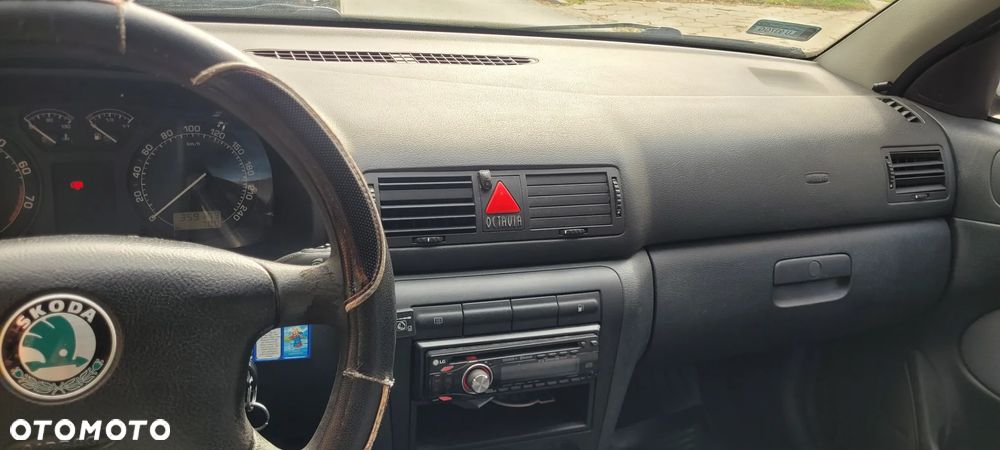 Skoda Octavia 1.6 Tour - 6