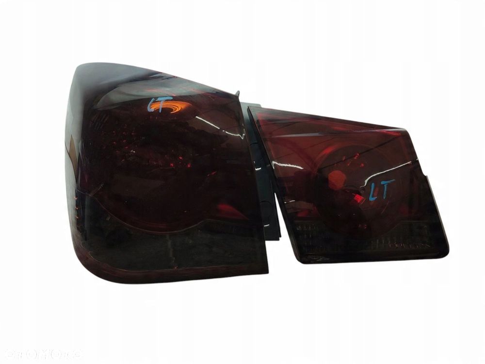 LAMPA LEWY TYŁ CHEVROLET CRUZE LIFT (2012-2014) 1.8 16V 140KM - 1