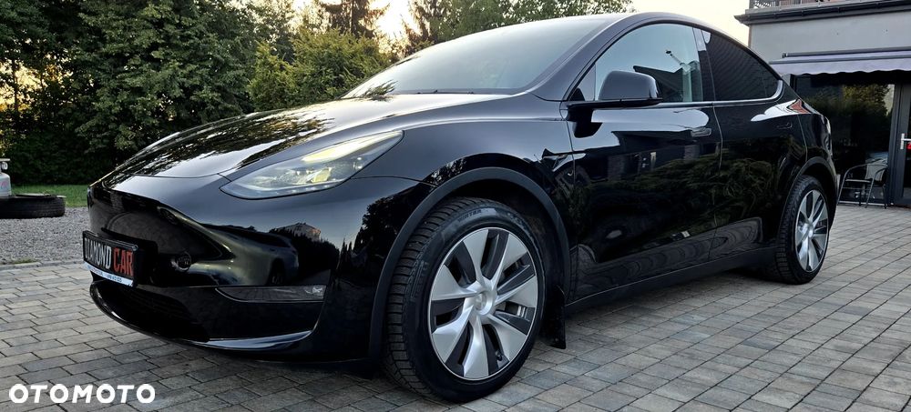 Tesla Model Y Long Range Dual Motor AWD - 3